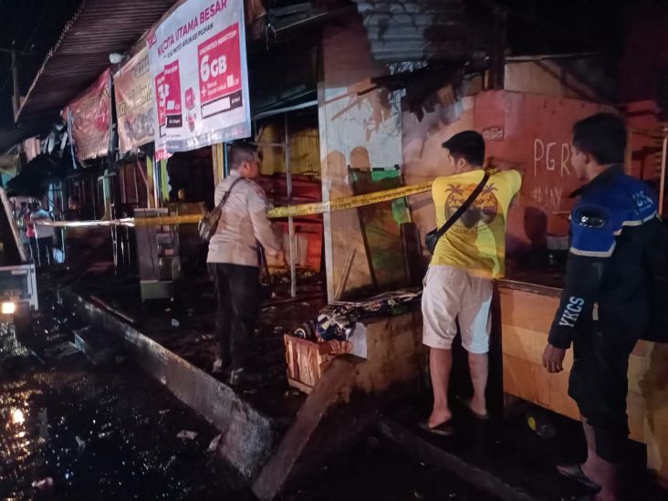 Pom Bensin Mini Terbakar, Motor dan Mobil serta 3 Kios di Sukabumi Hangus