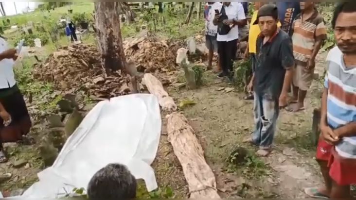 Bojonegoro Gempar! Makam Dibongkar, Kain Kafan Jenazah Dikubur 12 Tahun Masih Utuh