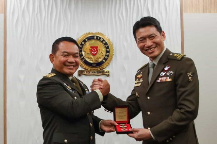 Politikus PDIP Puji KSAD Dudung Terima Dua Penghargaan dari Angkatan Darat Singapura