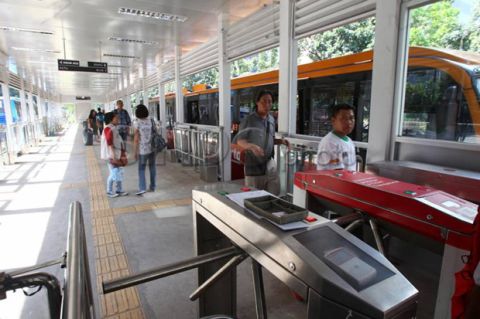 Perbedaan BRT dan Non-BRT yang Harus Diketahui Penumpang Transjakarta
