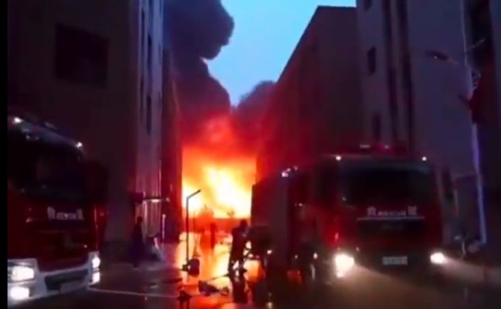 Kebakaran Pabrik Tewaskan 36 Orang di China, Lihat Videonya