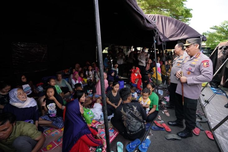 Tinjau Pengungsian Korban Gempa Cianjur, Kapolri Serap Aspirasi Masyarakat