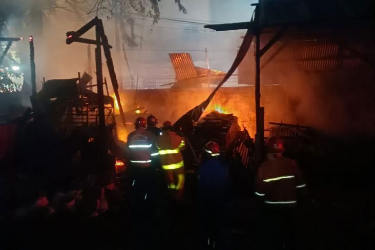 Toko Material di Bekasi Terbakar, Kerugian Ditaksir Rp500 Juta