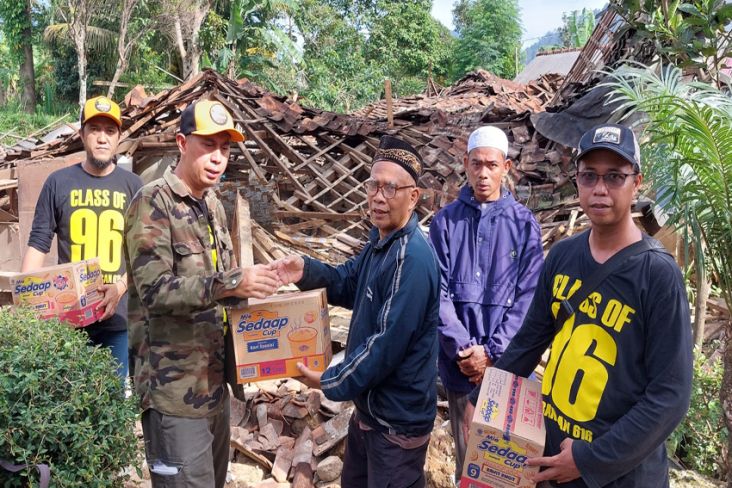 ALPEN 616/69 Salurkan Bantuan untuk Korban Gempa Cianjur yang Masih Terisolasi