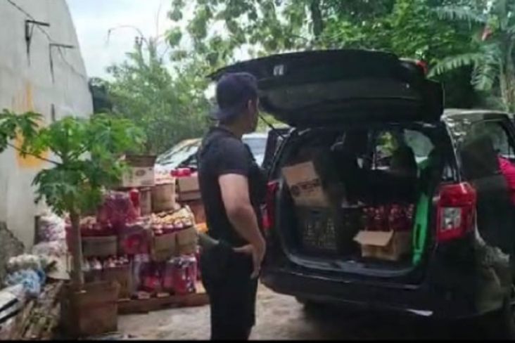 Jual Makanan Kedaluwarsa, 7 Orang di Bekasi Ditangkap Polisi