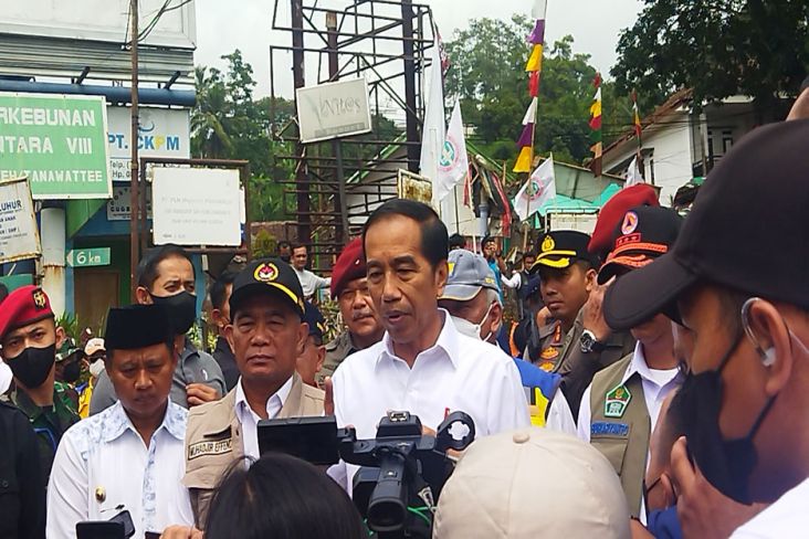 Kembali ke Cianjur, Jokowi Instruksikan Percepat Evakuasi 39 Korban Tertimbun Longsor