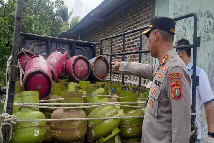 Polisi Gerebek Pengoplos Elpiji Subsidi Beromzet Rp200 Juta di Tangerang