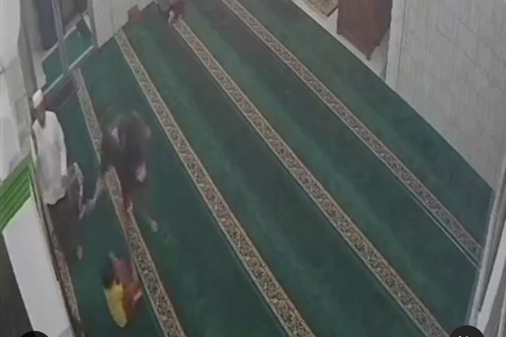 Pria Paruh Baya Aniaya Dua Bocil di Masjid Tebet, Pelaku Ditangkap