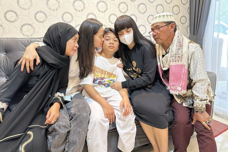 Cerita Adik Dinar Candy Selamatkan Diri dari Gempa Cianjur, Loncat dari Toliet ke Lapangan
