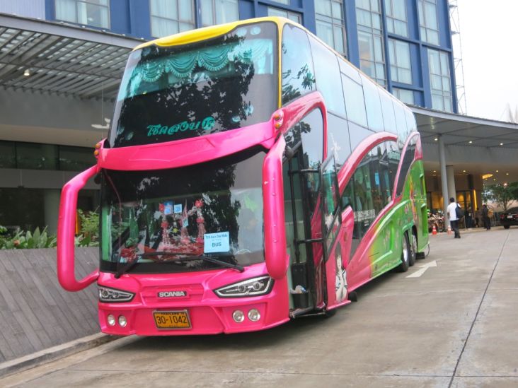 Genitnya Bus-bus Wisata di Thailand, Ada yang Punya 6 Knalpot