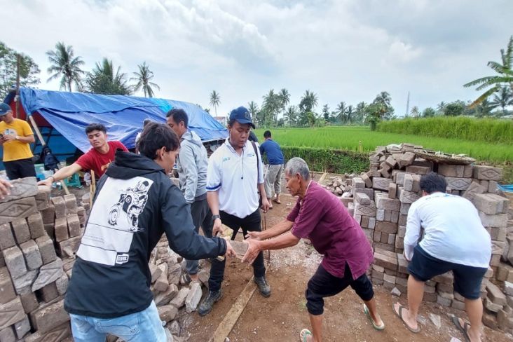 LPEI Salurkan Bantuan untuk Korban Bencana Gempa Cianjur