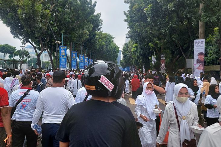 Ribuan Relawan Jokowi Tertahan di Luar GBK, Arus Lalu Lintas Ramai Lancar