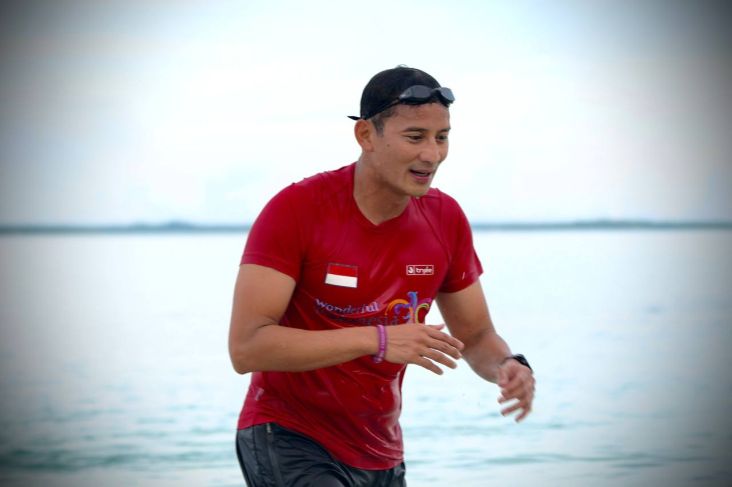 Jajal Open Water Swimming di Pulau Dodola, Sandiaga: Potensi Alam Morotai Dongkrak Lapangan Kerja