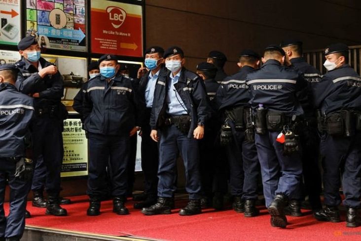 100 Polisi Didisiplinkan karena Lihat Gambar Viral Wanita yang Bercinta di Balkon Apartemen