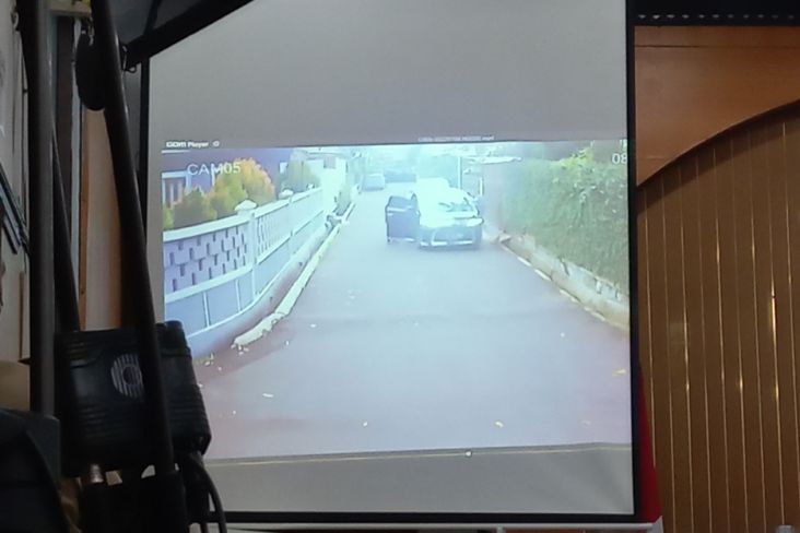Rekaman CCTV Brigadir J Masih Hidup Diputar dalam Sidang Bharada E