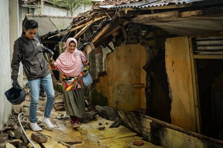 BMKG Ungkap 296 Kali Gempa Susulan Terjadi di Cianjur, Didominasi Gempa Kecil