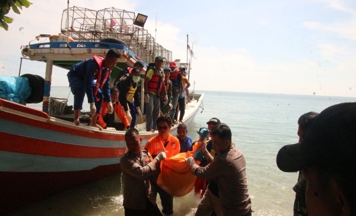 Satu Jenazah Diduga Korban Helikopter Jatuh Ditemukan di Perairan Belitung Timur