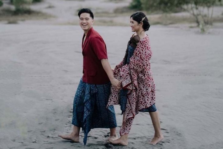 Undangan Pernikahan Kaesang Pangarep Viral, Netizen Salfok pada Gelar Akademik Keluarga Erina Gudono