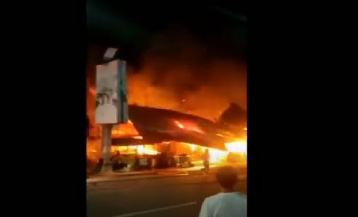 Pasar Cinde Palembang Terbakar, Puluhan Lapak Pedagang Ludes