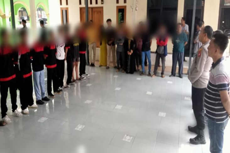 Tawuran Akibatkan Korban Luka Bacok, 12 Pelajar SMP di Bekasi Ditangkap