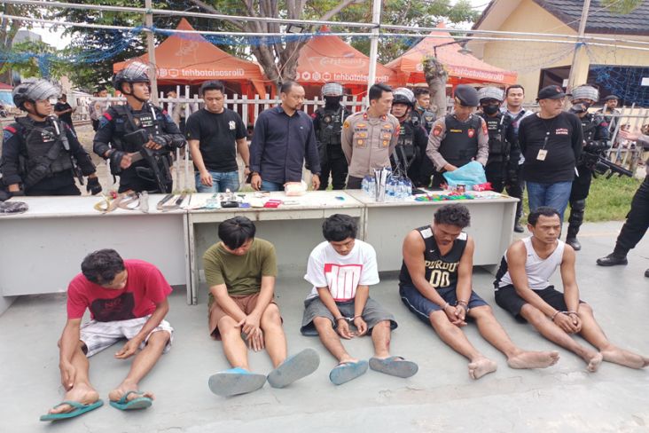 Gulung Bandar Narkoba di Kampung Bahari, Polisi Diserang OTK Pakai Batu dan Petasan