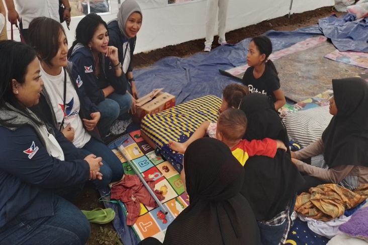 Kunjungi Tenda Pengungsi, Kartini Perindo Dengarkan Harapan Korban Gempa Cianjur