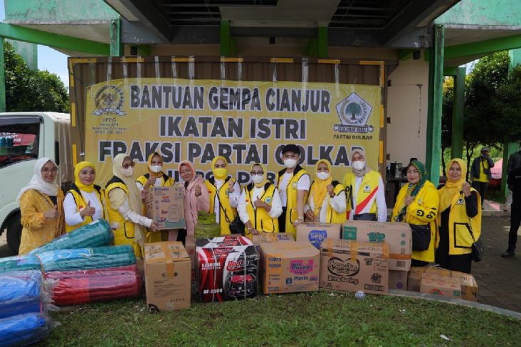 IIFPG DPR Serahkan Bantuan untuk Korban Gempa Cianjur