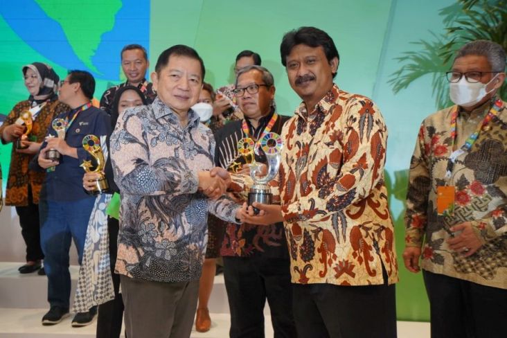 Dukung Pembangunan Berkelanjutan, SINDOnews Raih Penghargaan Indonesias SDGs Action Awards 2022