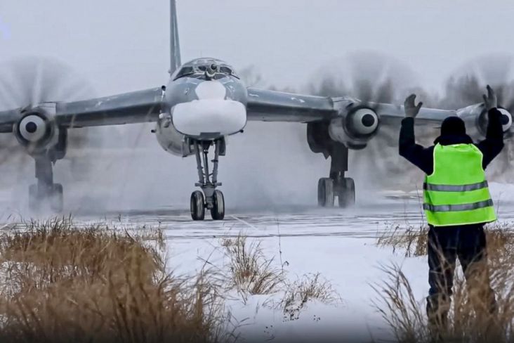 Pembom PLA Mendarat di Rusia, NATO Cari Cara Hindari Bentrokan dengan China