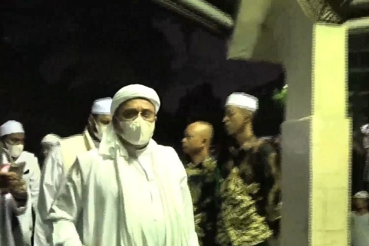 Hadiri Acara Reuni PA 212 di Masjid At-Tin, Habib Rizieq Disambut Takbir  