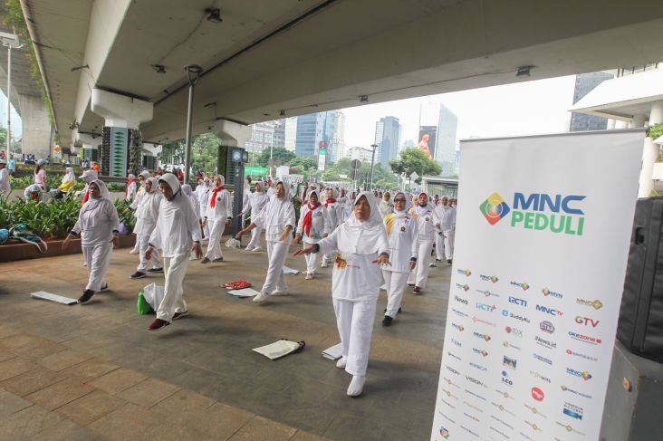 Diikuti Ratusan Lansia, MNC Peduli Gelar Senam Wai Tan Kung di CFD