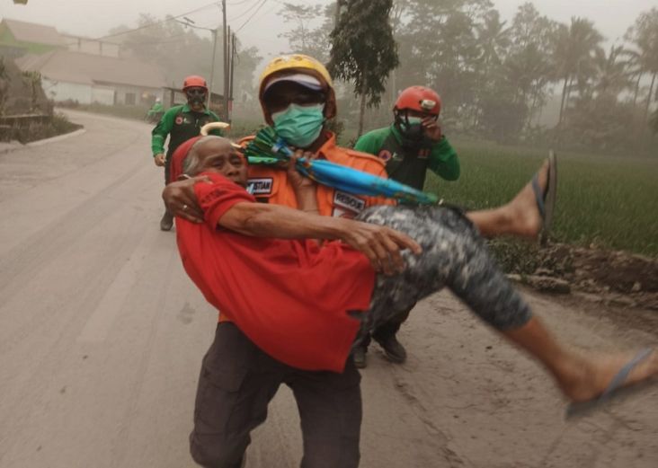 Wabup Lumajang Minta Aktivitas Penambangan Pasir Disetop untuk Evakuasi Korban Erupsi Semeru