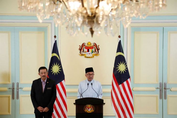 Anwar Ibrahim Pastikan Para Menteri Setuju Gajinya Dipotong 20 Persen