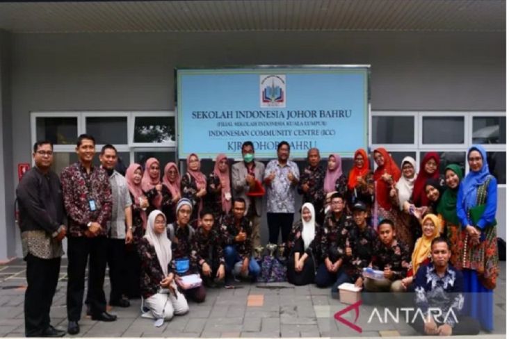 Beri Motivasi Siswa SIJB, MAN 2 Makassar Peragakan Robot IoT