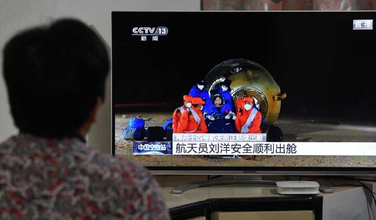 Astronot Kru Shenzhou 14 China Kembali ke Bumi, Mendarat di Gurun Gobi