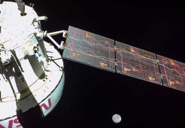 Pesawat Ruang Angkasa Orion Lakukan Manuver Krusial Dekat Bulan