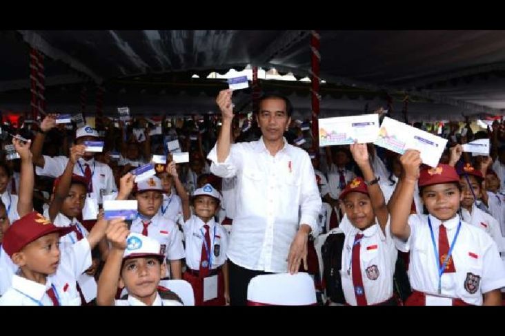 Benahi Kualitas SDM, Jokowi Galakkan Pemerataan Pendidikan dengan Program KIP