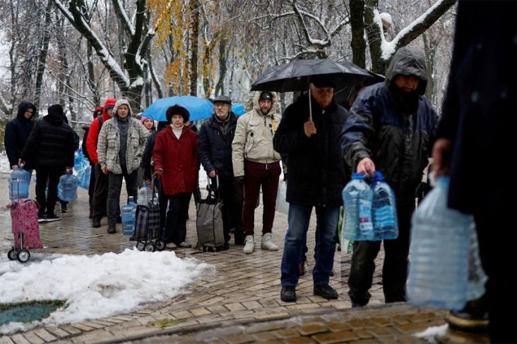 Zelensky Minta Warga Ukraina Bersabar Hadapi Kerasnya Musim Dingin