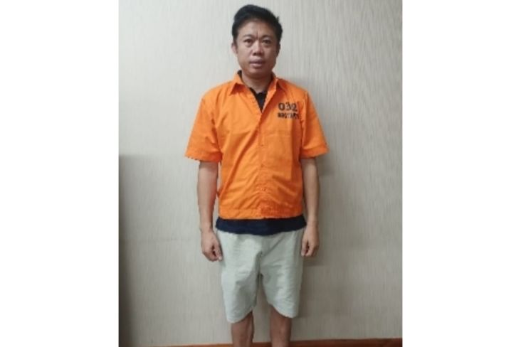 Jadi Tersangka, Ini Penampakan Ismail Bolong Pakai Baju Tahanan Oranye