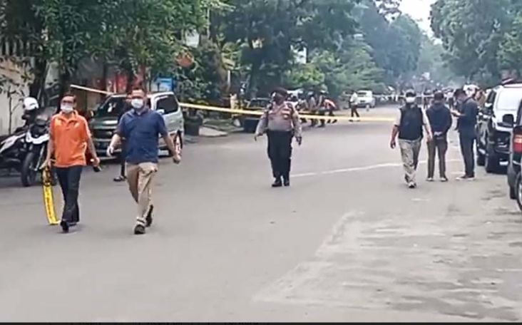 Bom Bunuh Diri di Polsek Astana Anyar Bandung, Diduga Pelaku Pria Bersenjata Tajam