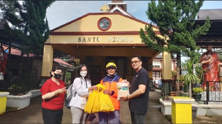 Kemenparekraf dan MNC Peduli Salurkan Bantuan Gempa Cianjur melalui Gereja Santo Petrus