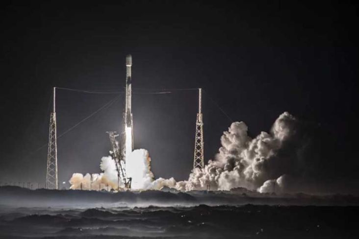 SpaceX Siap Luncurkan 40 Satelit Internet OneWeb