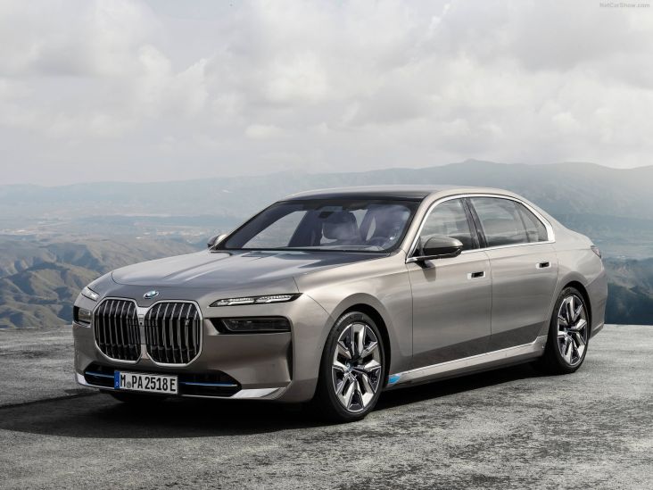 BMW Siap Bawa Mobil Listrik Paling Mewah ke Indonesia Tahun Depan
