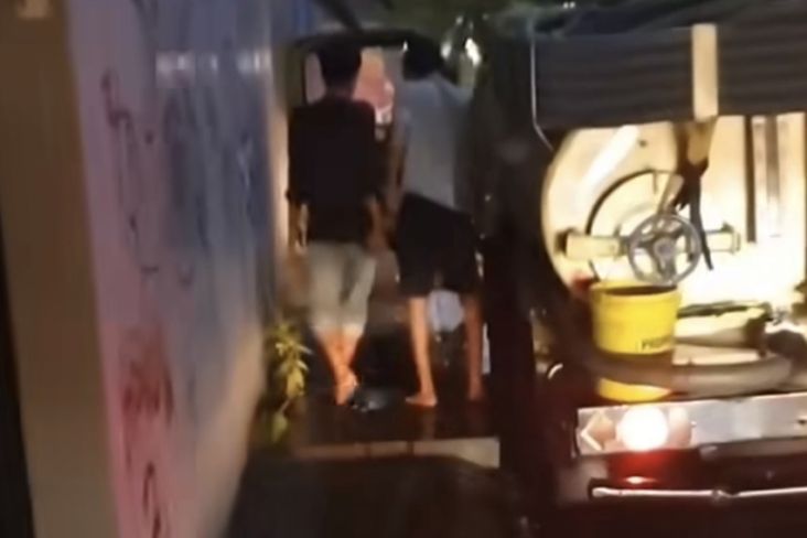 Viral Truk Sedot WC Buang Tinja Sembarangan di Bekasi, Polisi Lakukan Penyelidikan
