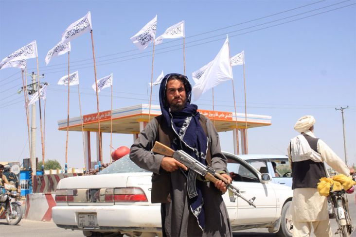Taliban Hukum Cambuk 27 Pencuri dan Pencandu Narkoba di Depan Umum