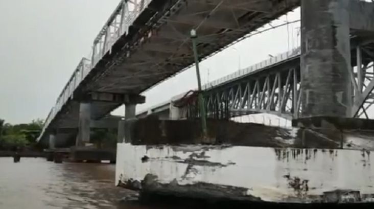 Jembatan Mahakam Ditabrak Kapal Tongkang hingga Bergetar, Warga Panik Khawatir Ambruk