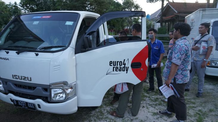 Boyong Traga, Isuzu Edukasi Pengusaha Peternak Sapi dan Kambing di Bogor