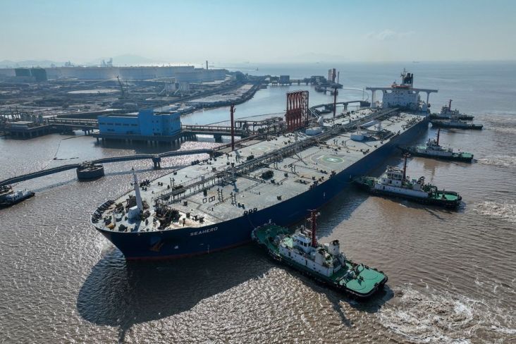 Lawan Sanksi G7, Rusia Gunakan Supertanker China Kirim Minyak ke Asia