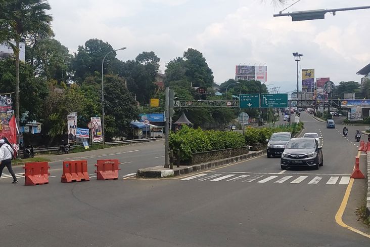 Kendaraan Menuju Puncak Berkurang, One Way Arah Jakarta Diberlakukan