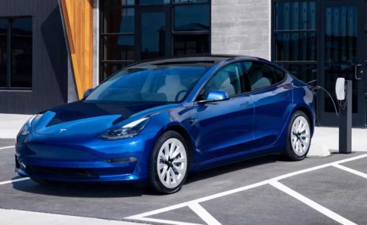 Strategi Pangkas Harga Perkuat Posisi Tesla di Pasar Mobil Listrik